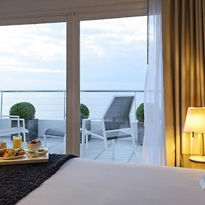 Junior Suite Queen Bed Balcony